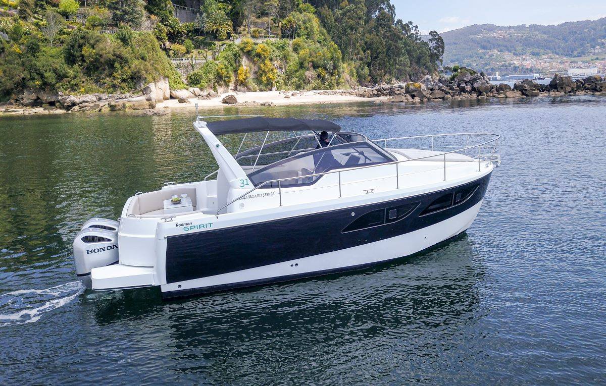 RODMAN SPIRIT 31' OPEN OUTBOARD - Experience Yachting