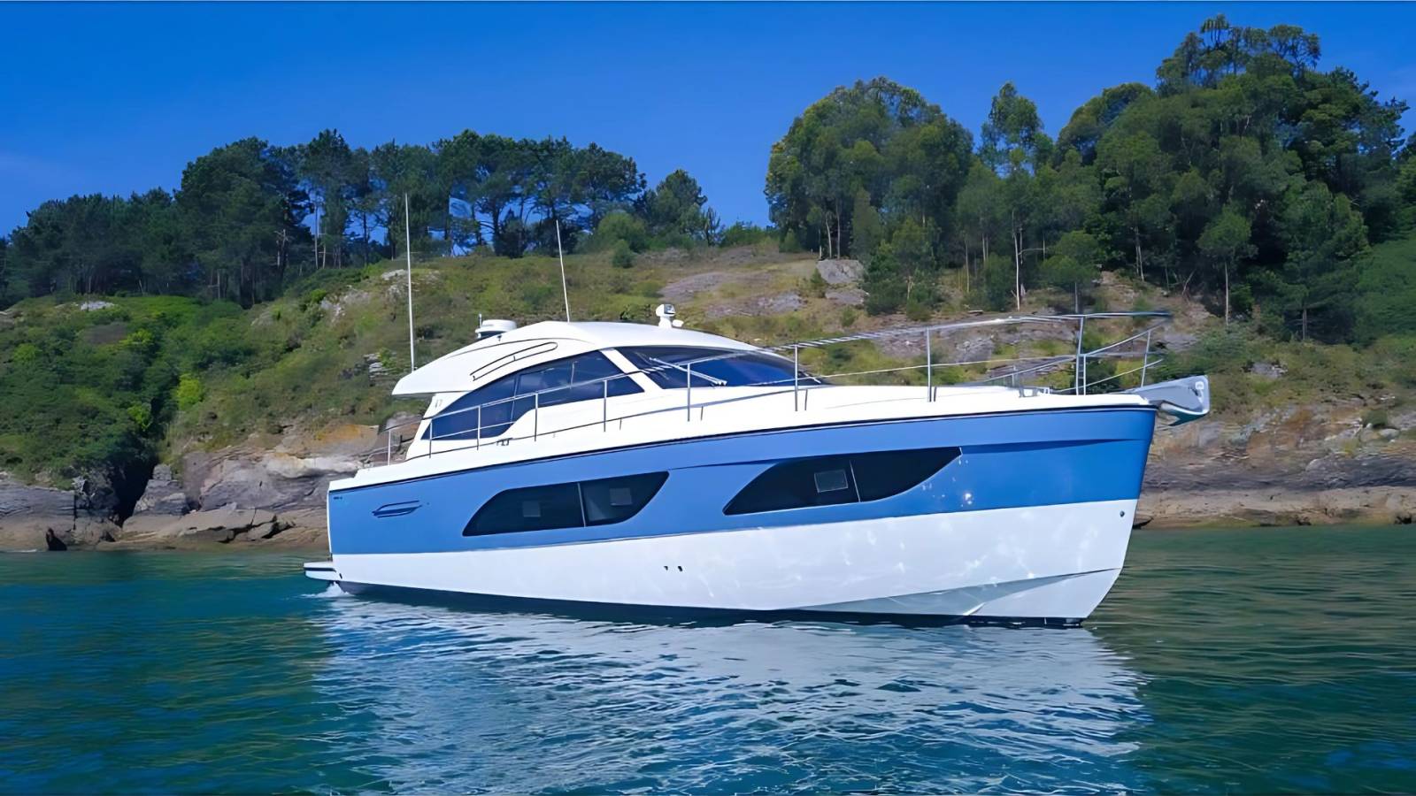 RODMAN SPIRIT 42' COUPÉ - Experience Yachting