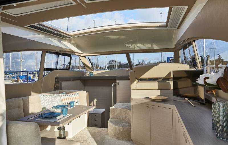 RODMAN SPIRIT 42' COUPÉ - Experience Yachting