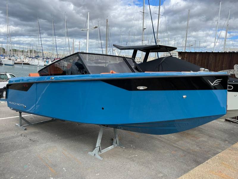 Veloce Yachts V755 Classic