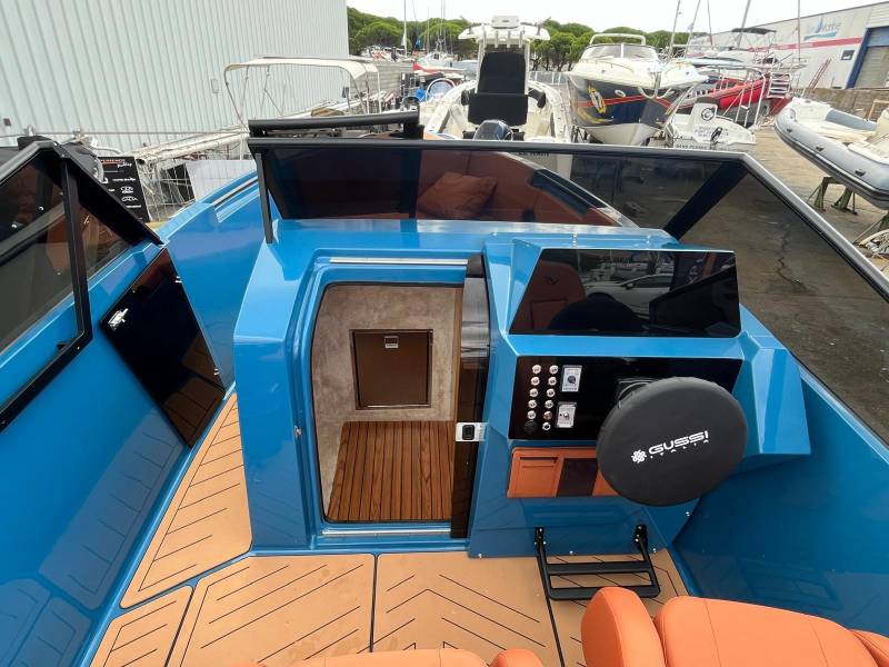 Veloce Yachts V755 Classic