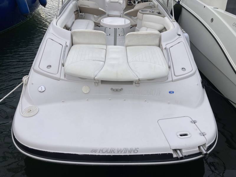 FOUR WINNS 260 HORIZON - BOWRIDER