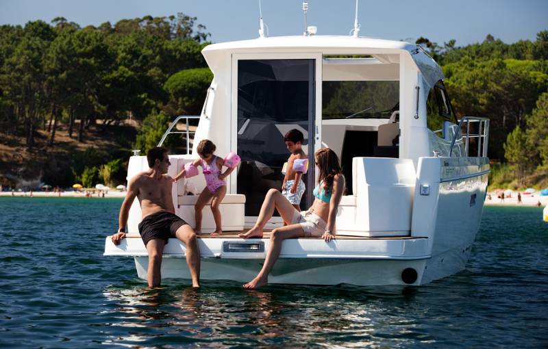 RODMAN SPIRIT 31' HT INBOARD - Experience Yachting