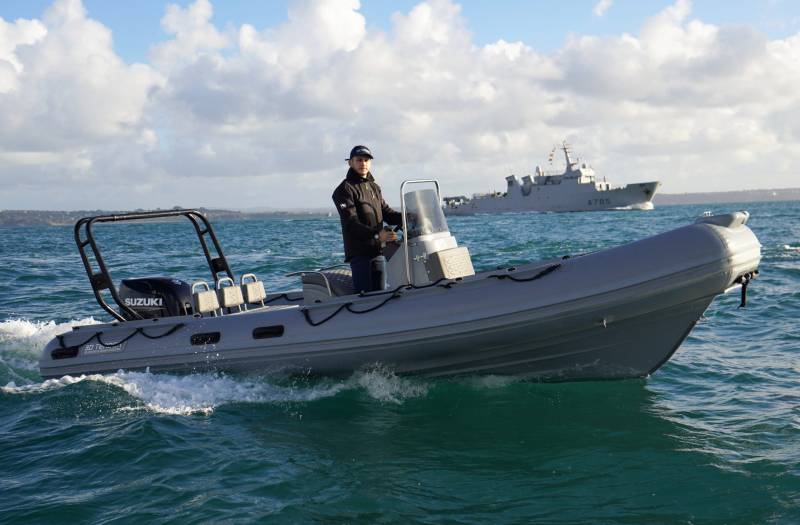 3D TENDER XPRO 589 - SEMI RIGIDE