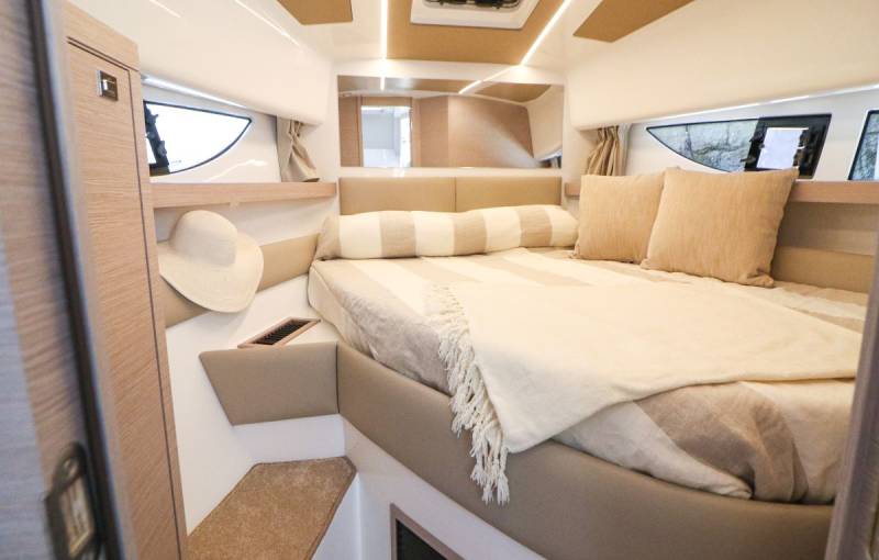 RODMAN SPIRIT 31' OPEN OUTBOARD - Experience Yachting