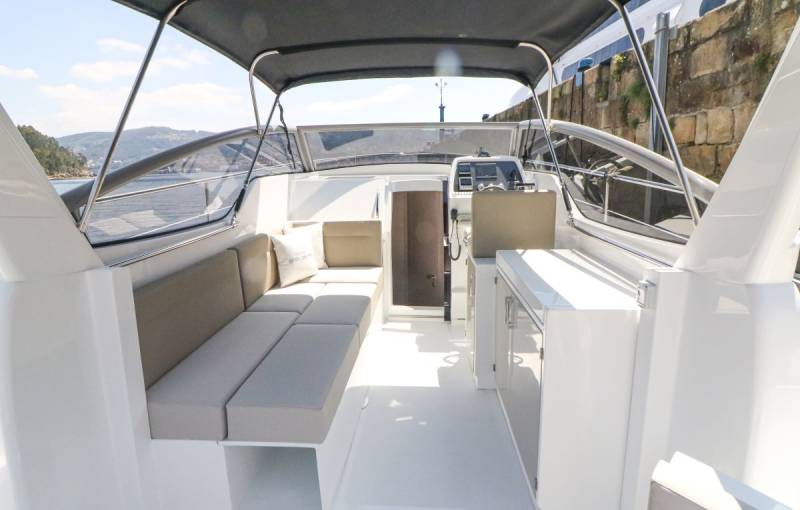 RODMAN SPIRIT 31' OPEN OUTBOARD - Experience Yachting