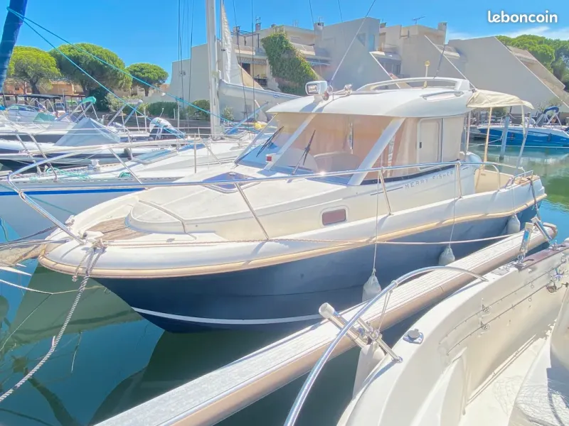 JEANNEAU MERRY FISHER 725 LEGEND TIMONIER