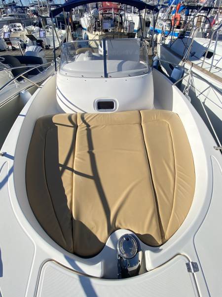 JEANNEAU CAP CAMARAT 755 WA – MOTEUR NEUF 2025