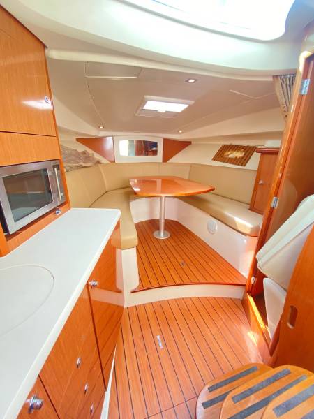 JEANNEAU PRESTIGE 30 S HARD TOP – VEDETTE