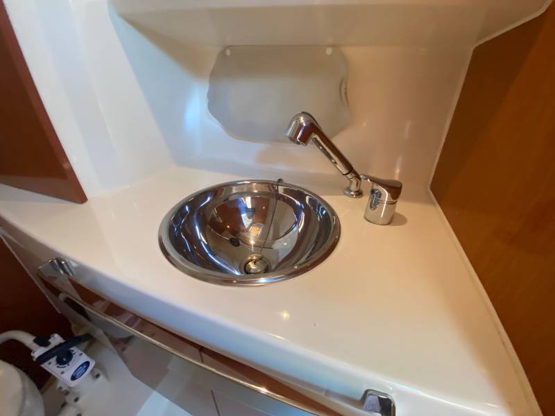 JEANNEAU PRESTIGE 30 S HARD TOP – VEDETTE