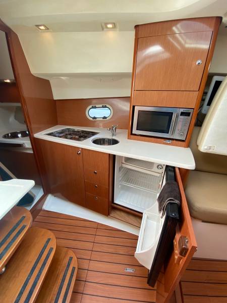 JEANNEAU PRESTIGE 30 S HARD TOP – VEDETTE