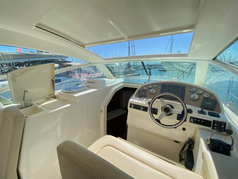 JEANNEAU PRESTIGE 30 S HARD TOP – VEDETTE