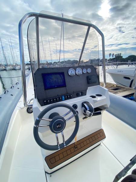 NUOVA JOLLY 850 XL – SEMI RIGIDE