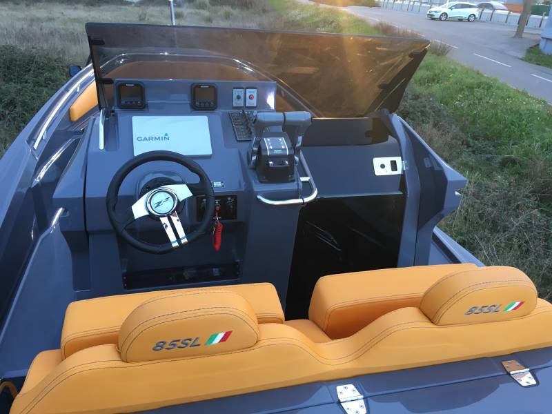 ZAR 85 SPORT LUXURY –SEMI RIGIDE