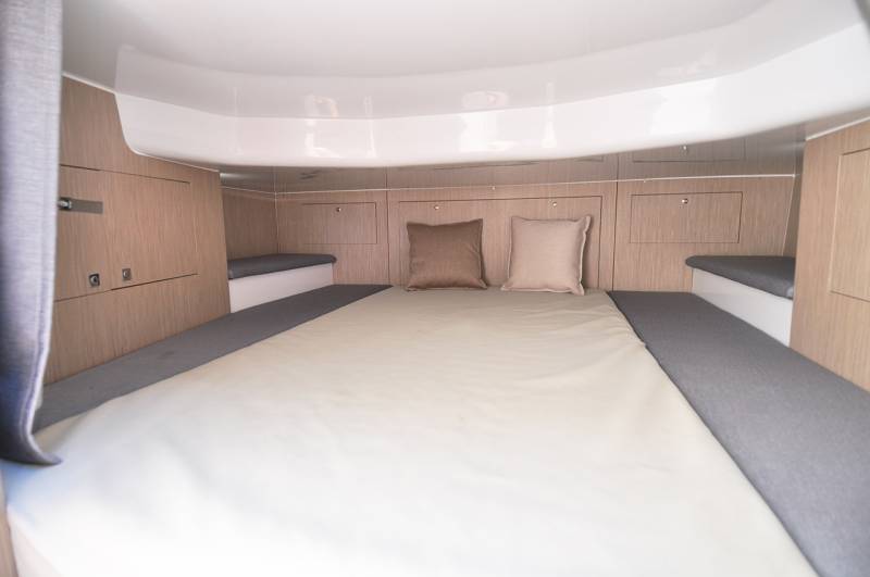 Nuova Jolly Prince 43 Luxury Cabin