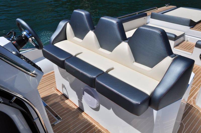 Nuova Jolly Prince 43 Luxury Cabin