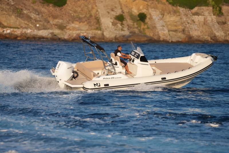 NUOVA JOLLY PRINCE 24 EXCLUSIVE - SEMI RIGIDE