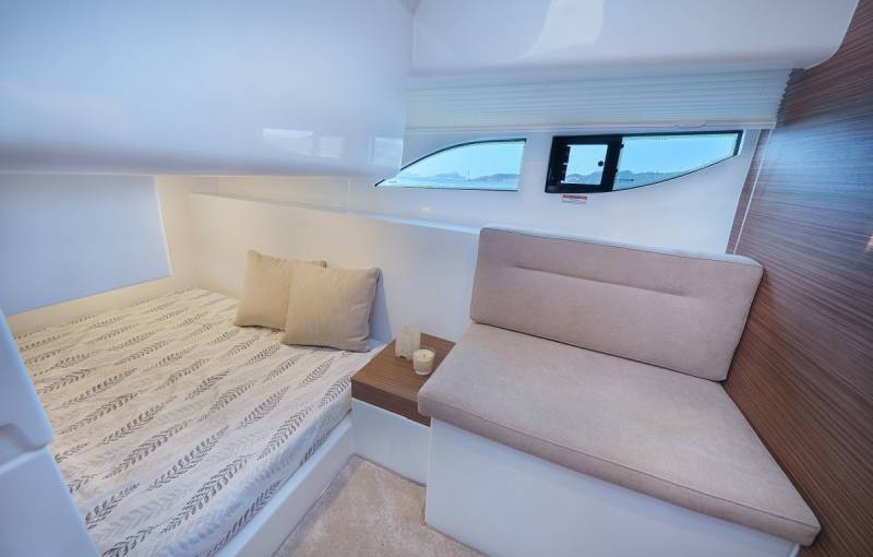 RODMAN SPIRIT 31' HT OUTBOARD - Experience Yachting