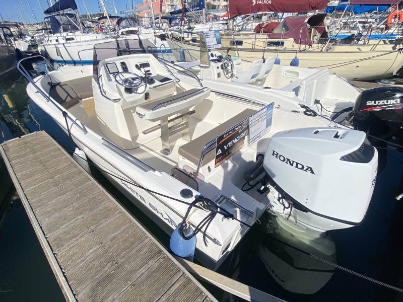 WHITE SHARK 210 CC – MOTEUR NEUF 2025