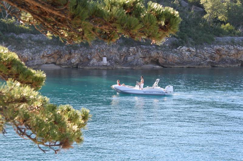 ZAR 57 WELLDECK - SEMI RIGIDE