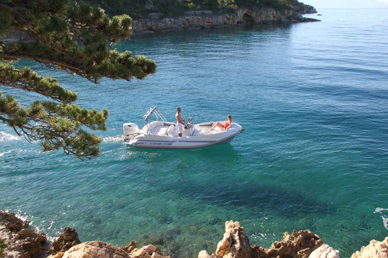 ZAR 57 WELLDECK - SEMI RIGIDE